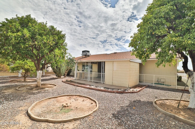 Building Photo - 9860 N 105th Ave