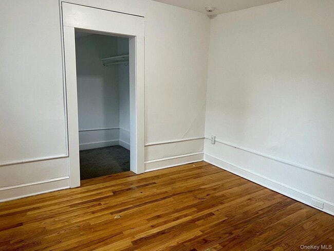 Building Photo - 3279 Franklin Ave