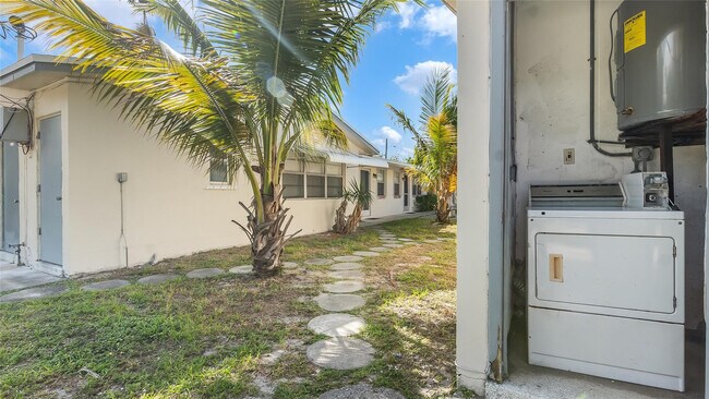 Building Photo - 709 SE 15th St