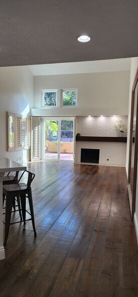 Building Photo - 71 Corsica Dr