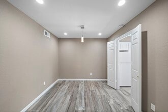 Building Photo - 1311 Antoine Dr