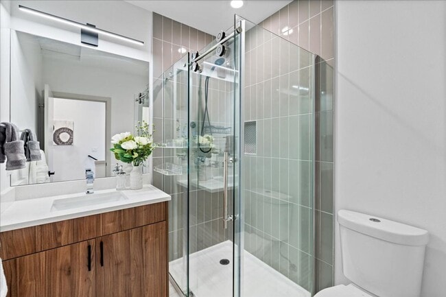 Building Photo - West Seattle - 3 Bedroom - 2.5 Bathroom w/ AC!