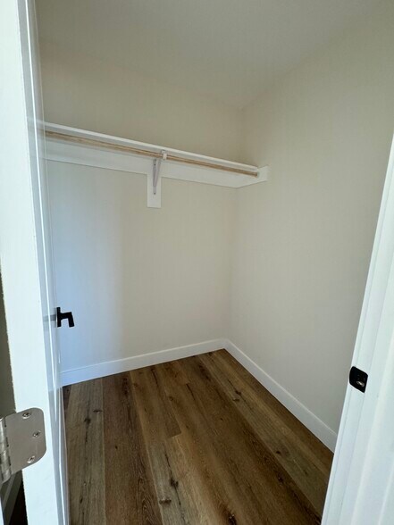 Building Photo - 5871 Towne Ave