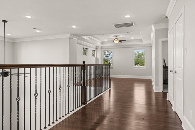 Building Photo - 8550 Ridgepoint Dr