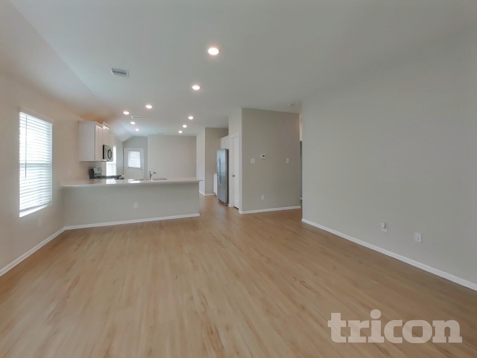 Building Photo - 1911 Ballesteros St