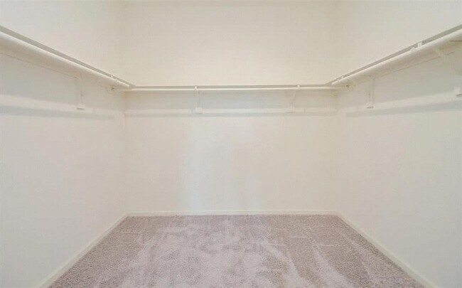 Building Photo - 1000 Lacebark Ln