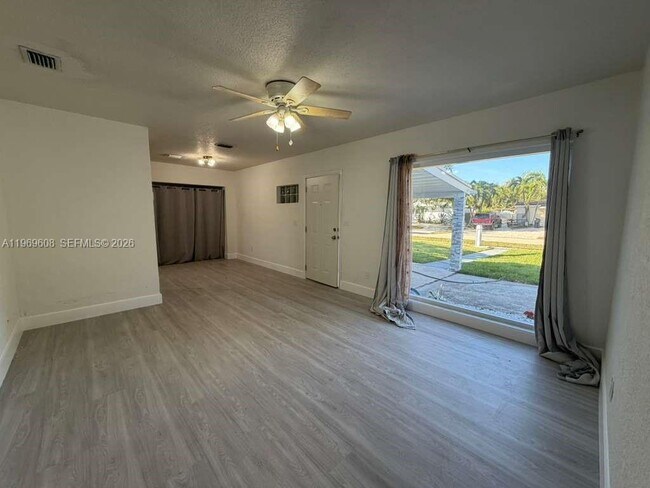 Building Photo - 9240 Nautilus Dr