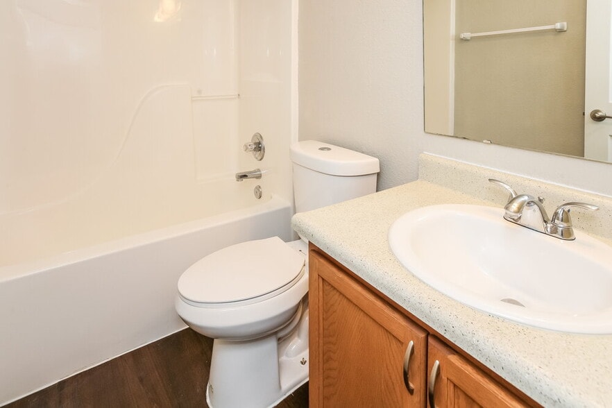 Building Photo - 2718 Rothe Ln