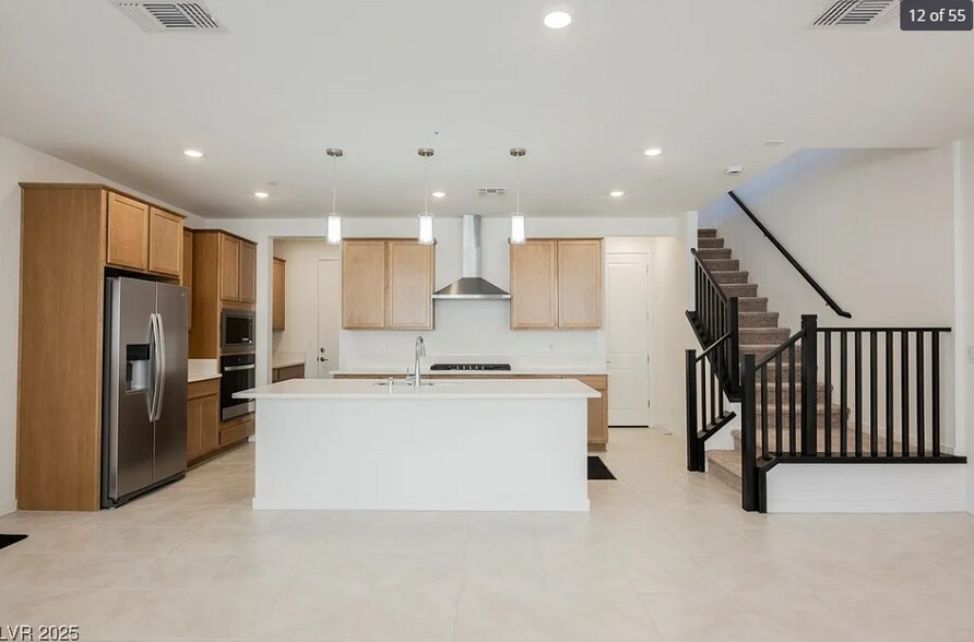 Building Photo - 2487 Altitude St