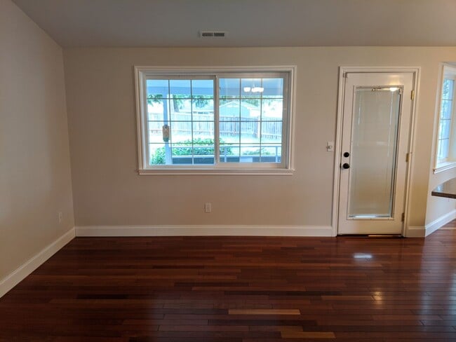 Building Photo - 4703 Cypress Dr