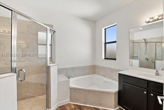Building Photo - 336 NE 210th Way