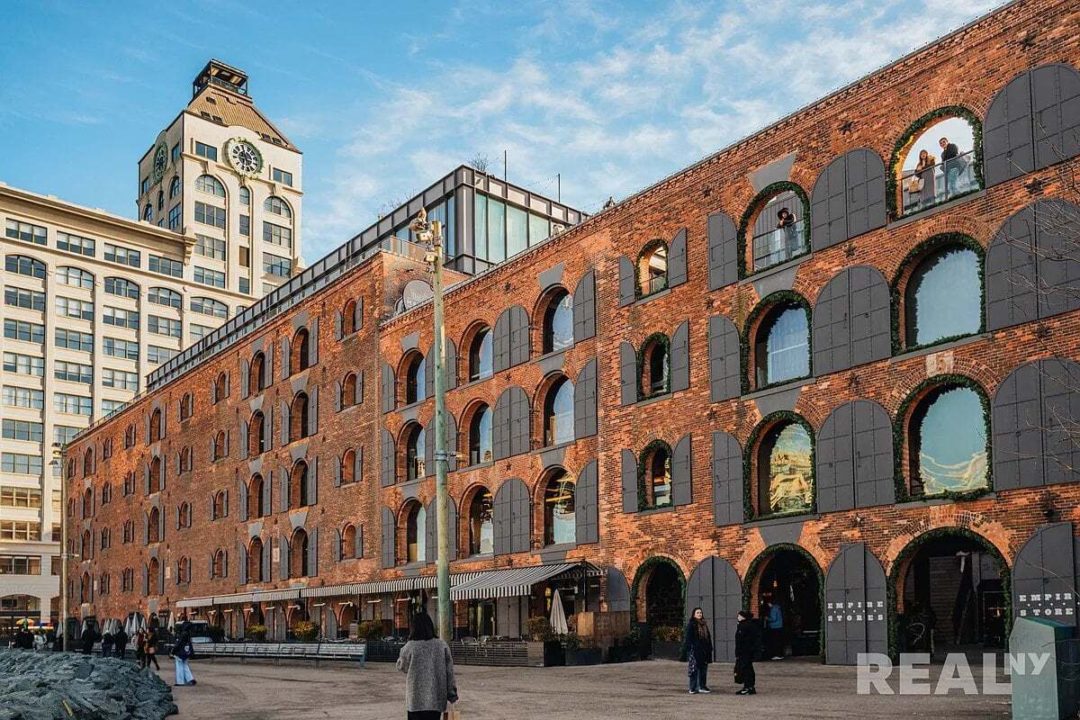 Building Photo - 99 Gold St