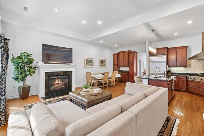 Building Photo - 36 Regency Pl
