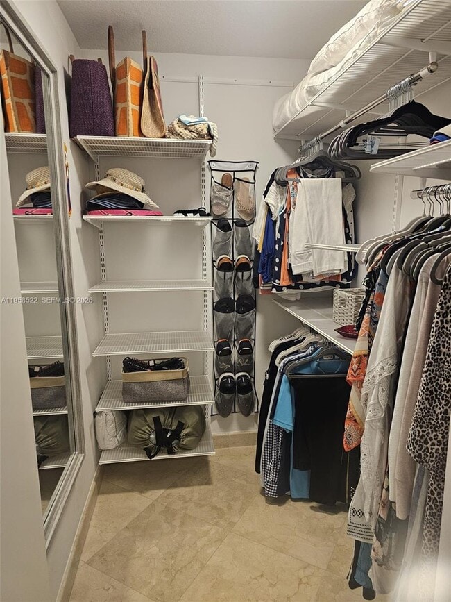 Building Photo - 6515 Collins Ave