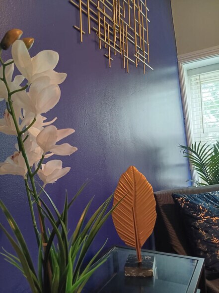 Building Photo - 280 Plainfield St