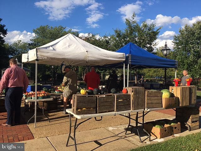 Building Photo - 6726 W Wakefield Dr