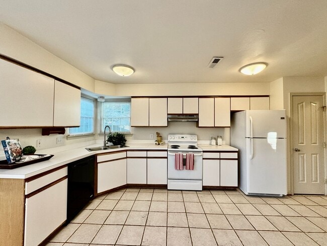 Building Photo - A Fantastic 3-Bedroom Home in Ocean Lakes North! Available 04-20-26! 2-Car Attached Garage, Large...