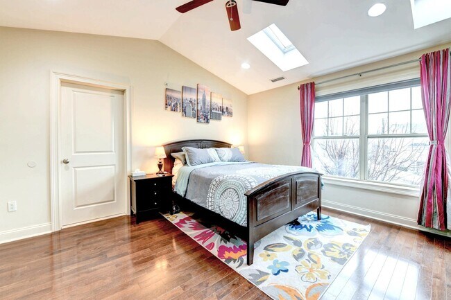 Building Photo - 1625 Paterson Plank Rd