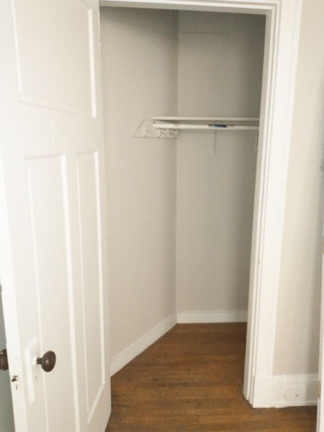 Building Photo - 343-345 Ludlow Avenue