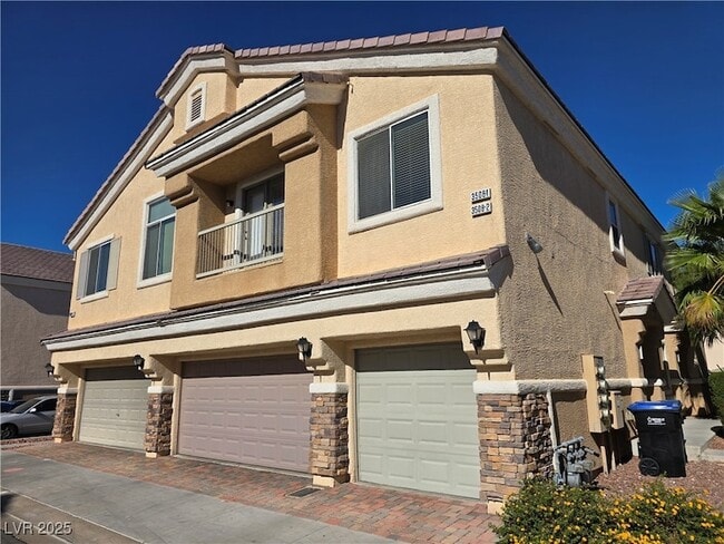 Primary Photo - 3508 Hazelnut Pine Pl