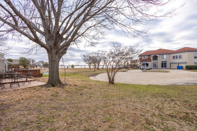 Building Photo - 6710 La Costa Dr