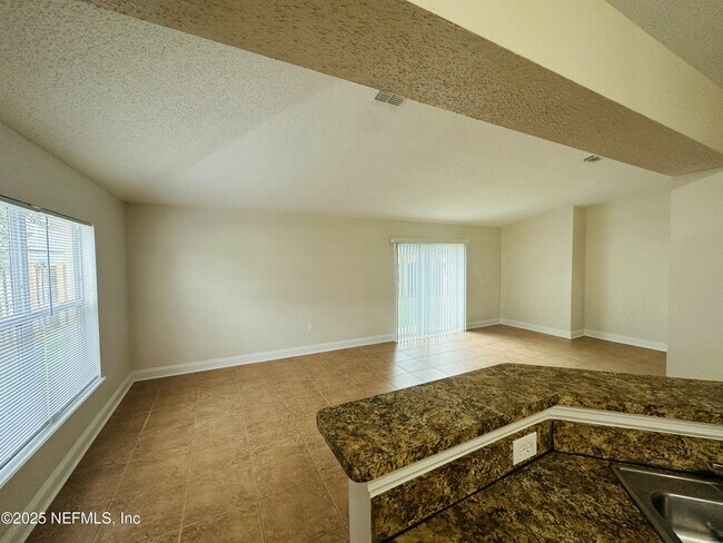 Building Photo - 7356 Spring Hill Rd
