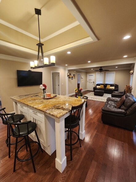 Living room - 175 Rhodesia Ave SE