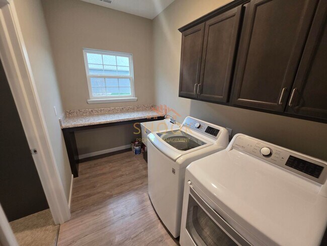 Building Photo - Absolute STUNNER on Lafayette's Desirable South Side