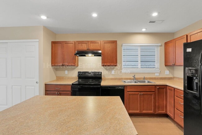 Building Photo - 7449 Sugarbark Dr