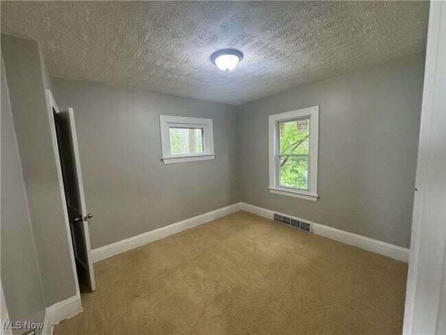 Building Photo - 14402 Jenne Ave