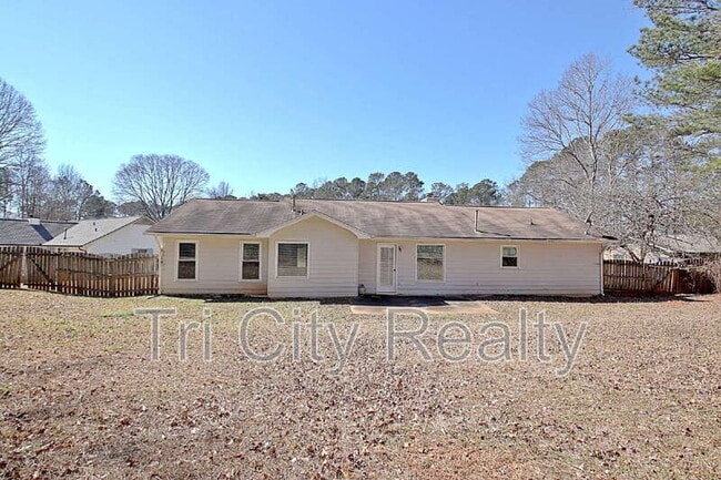 Building Photo - 210 Bella Rosa