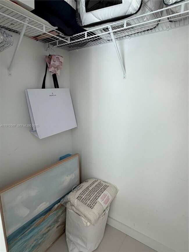 Building Photo - 501 NE 31st St