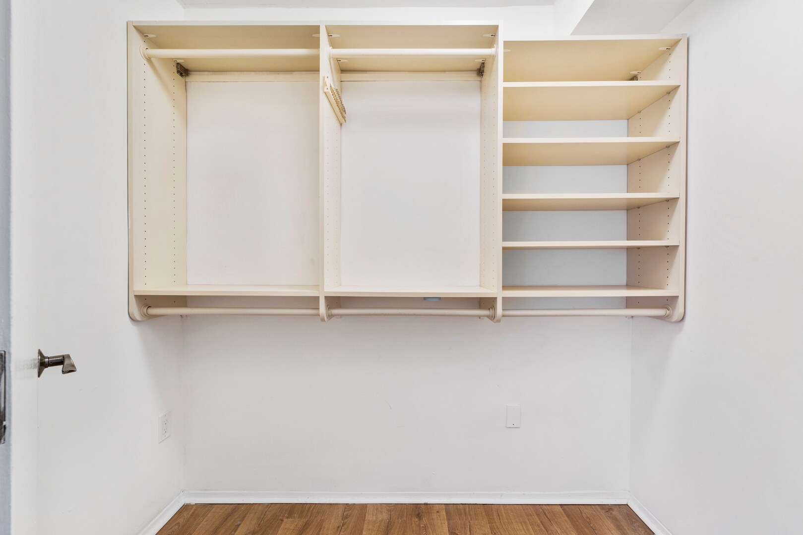 Built-in Organizer - 3 Whitman Ct