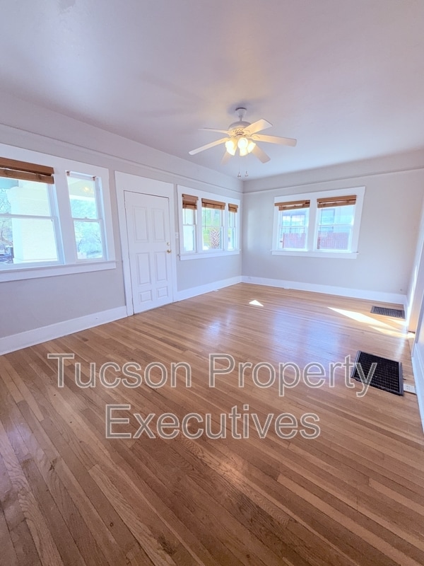 Building Photo - 1245 N 1st Ave