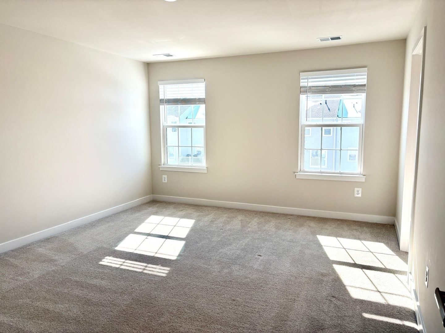 Building Photo - 856 New Castle Landing Dr