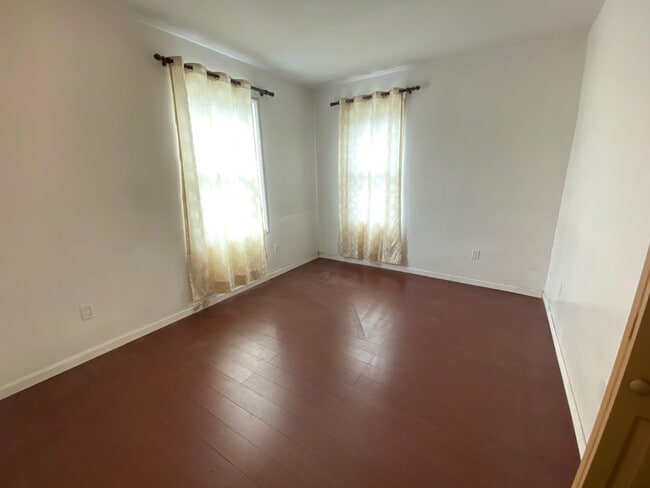 Building Photo - 2811-2815 Telegraph Ave