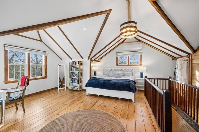 Building Photo - 6 PRIVATE Row