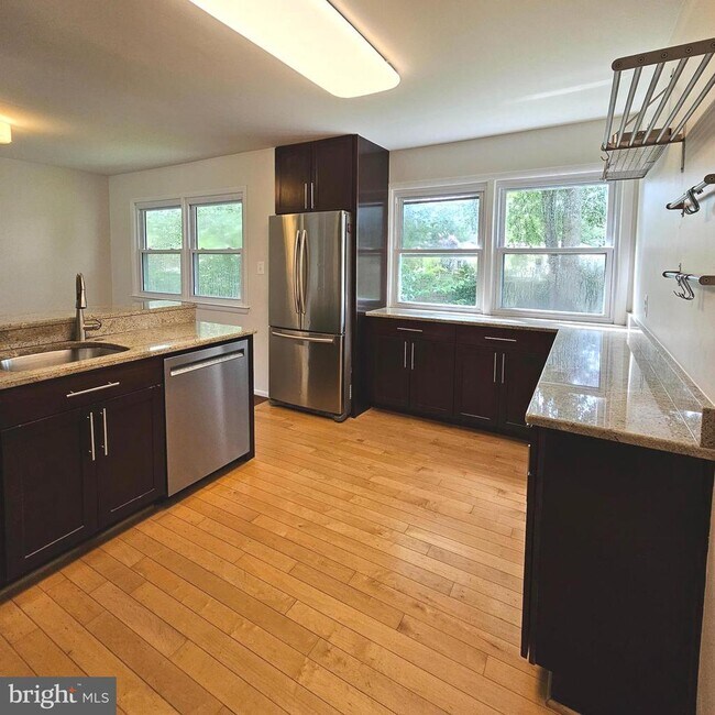 Building Photo - 8533 Pepperdine Dr