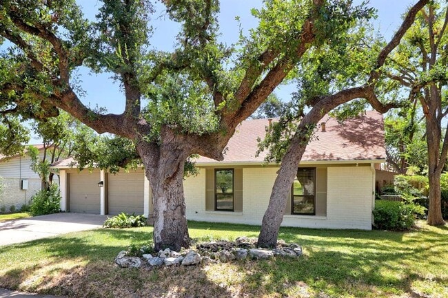 Building Photo - 10229 Missel Thrush Dr