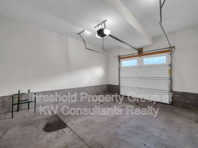 Building Photo - 1165 N 4th St