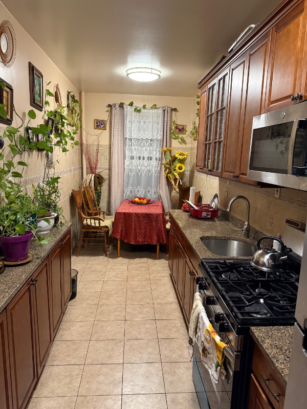 Building Photo - 303 Avenue P