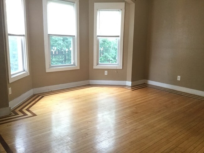 Building Photo - 3 bedroom Single Family ( Harambee )