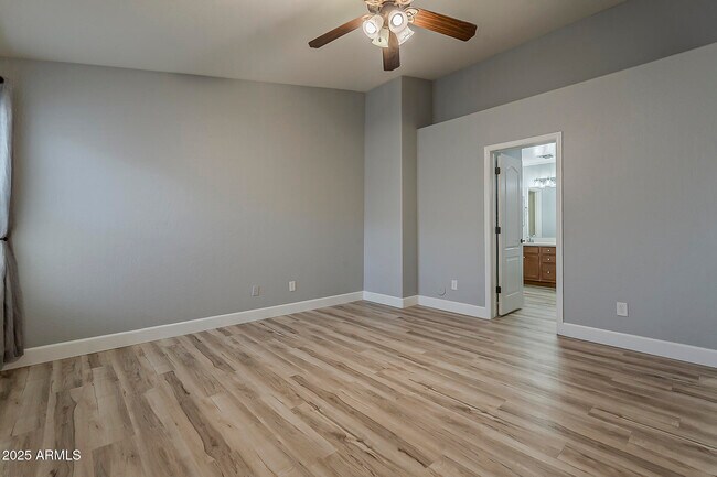 Building Photo - 2020 W Carter Rd