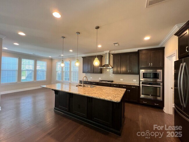 Building Photo - 15531 Laverack Ln