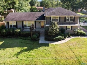 Building Photo - 826 Eldorado Ave SE