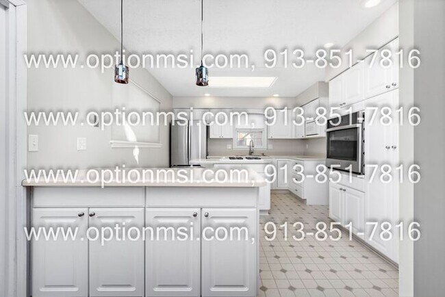 Building Photo - Lenexa West Subdivision