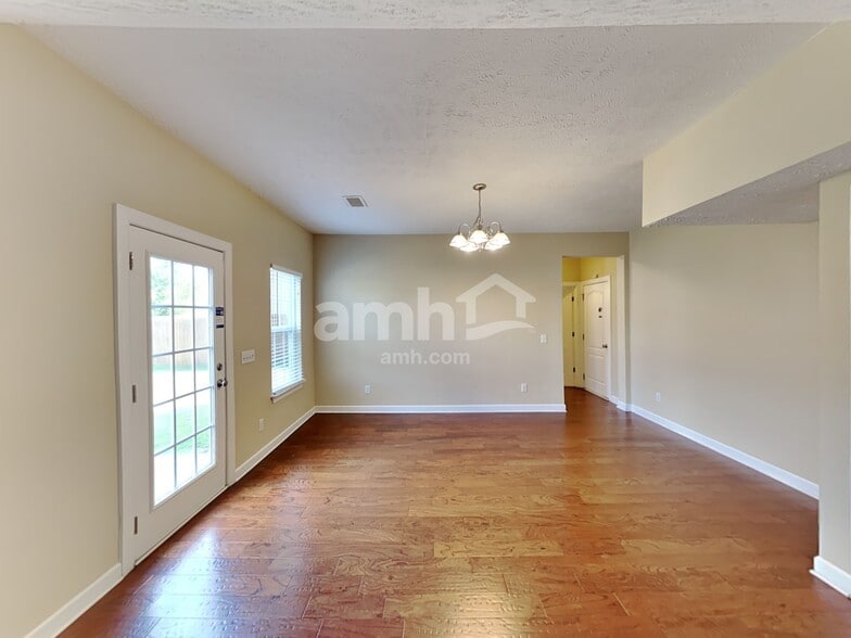 Building Photo - 886 Daybreak Dr