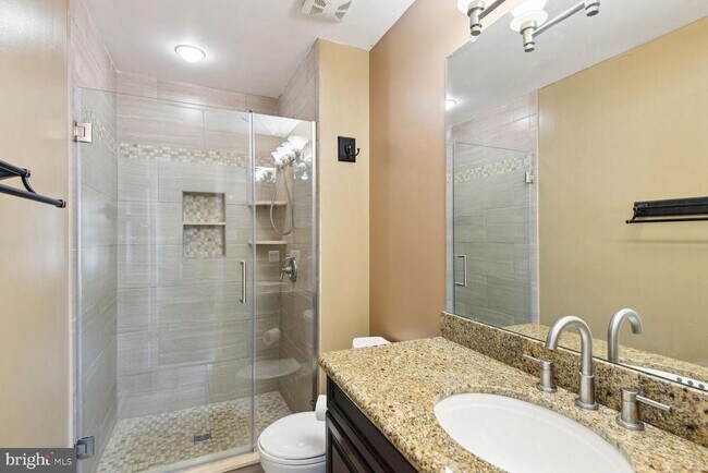 Building Photo - 1511 Ashburnham Dr