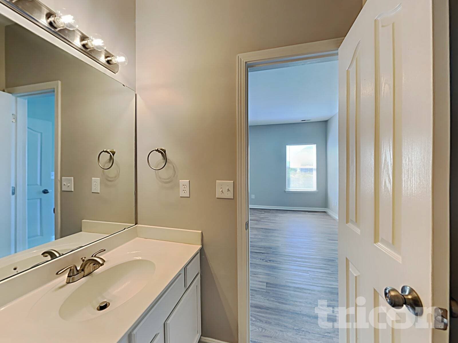 Building Photo - 1032 Garrison Rd