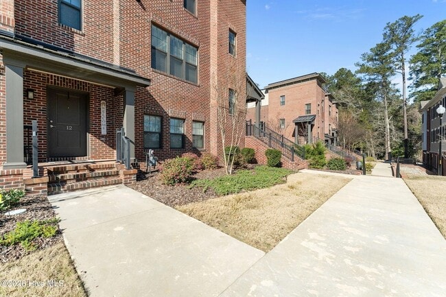 Building Photo - 12 Brownstone Ln